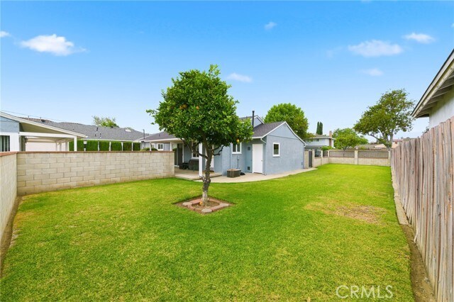 Building Photo - 6266 N Muscatel Ave