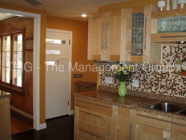 Building Photo - 4851 N 73rd St