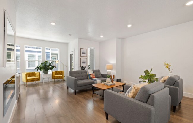 Building Photo - 4713 Hillhouse Cv