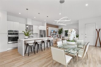 Building Photo - 4301 NW 81st Ct