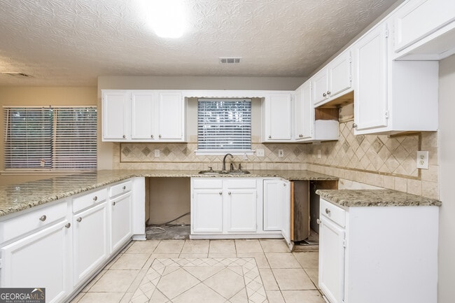 Building Photo - 430 Standing Rock Dr