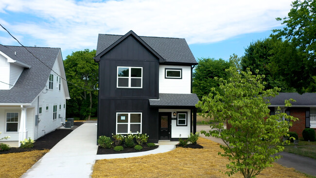 Building Photo - 408 Farris Ave