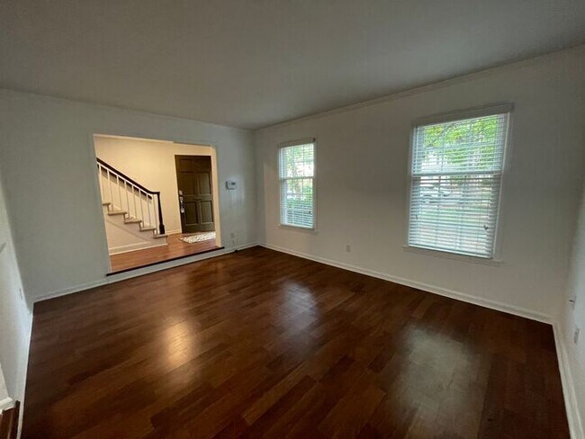 Foto del edificio - Coming Soon!!! Beautiful newly renovated townhome, Governors Square in Charlotte!