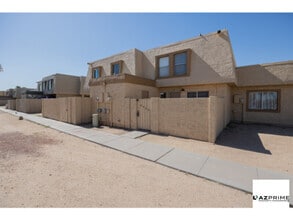 Building Photo - 4436 E Pueblo Ave