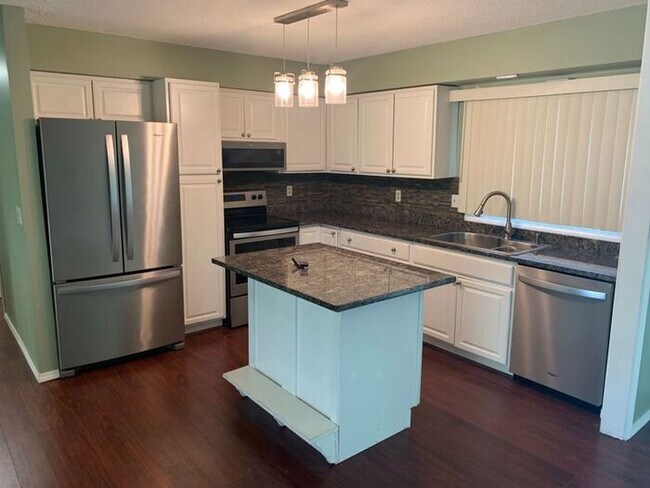 Building Photo - 6865 Buckingham Road, Woodbury, MN, 55125