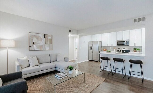 Foto del edificio - Luxurious 1-Bedroom Apartment in Atlanta’s Upper Westside | In-Home Washer & Dryer