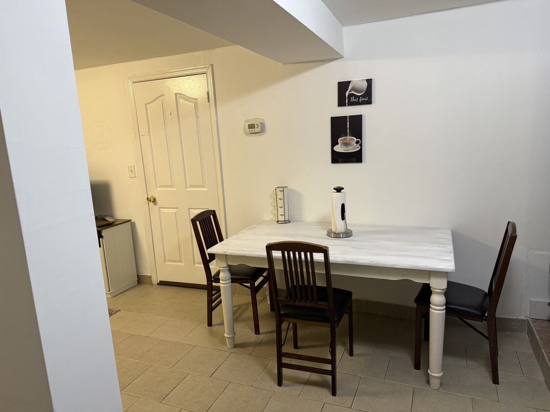 Primary Photo - 358 Victory Blvd