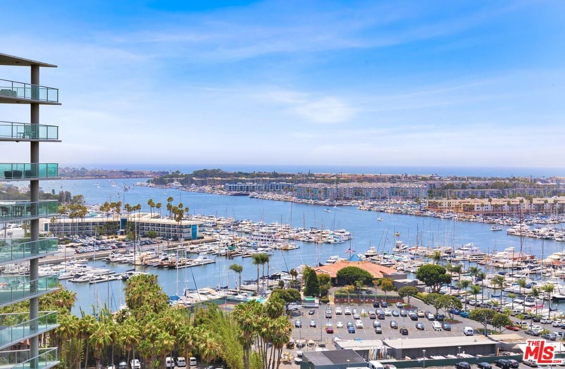 Primary Photo - 13600 Marina Pointe Dr