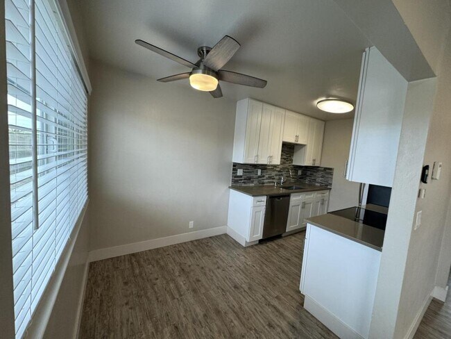 Building Photo - 1685 Whitwood Ln