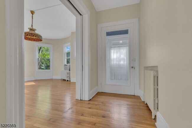 Building Photo - 531 Belvidere Ave