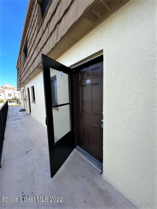 Foto del edificio - 7101 Ridgewood Ave