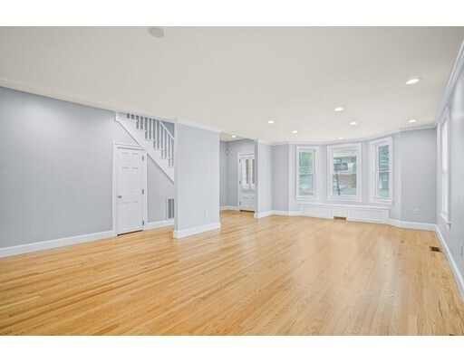 Foto del edificio - 11 Elmwood Ave