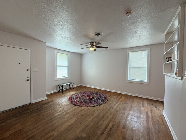 Foto del edificio - 3918 Harris Dr