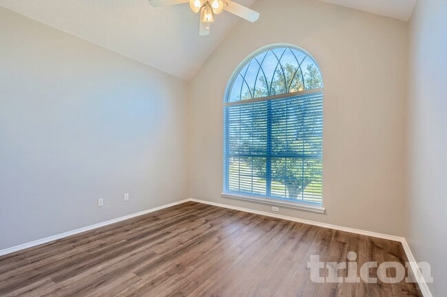 Foto del edificio - 4649 Devonshire Dr