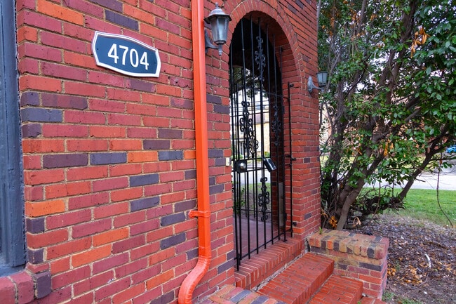 Photo - 4704 Chenevert St House
