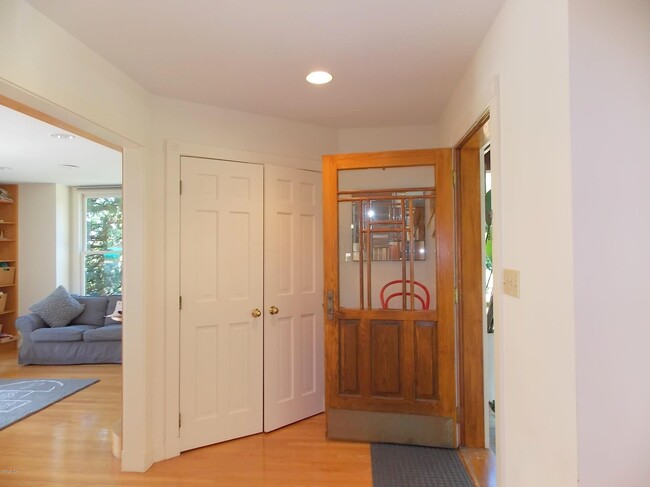 Foto del edificio - 26 Binney Ln