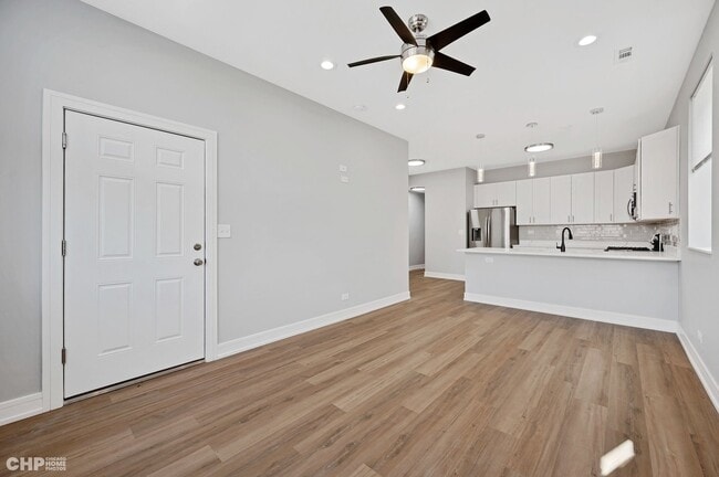 Building Photo - 4157 S Prairie Ave
