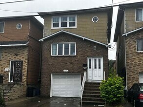 Building Photo - 609 Sussex St