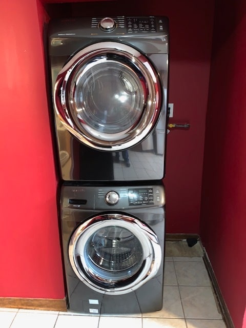 Kitchen 4 - 2044 W Birchwood Ave