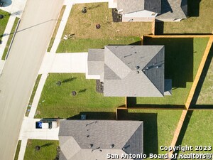 Building Photo - 632 Diamond Shls