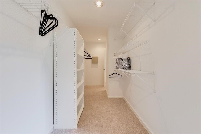 Building Photo - 123 Detering St