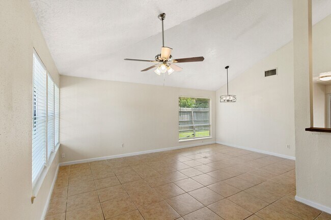 Foto del edificio - 5218 Beaverbrook Dr