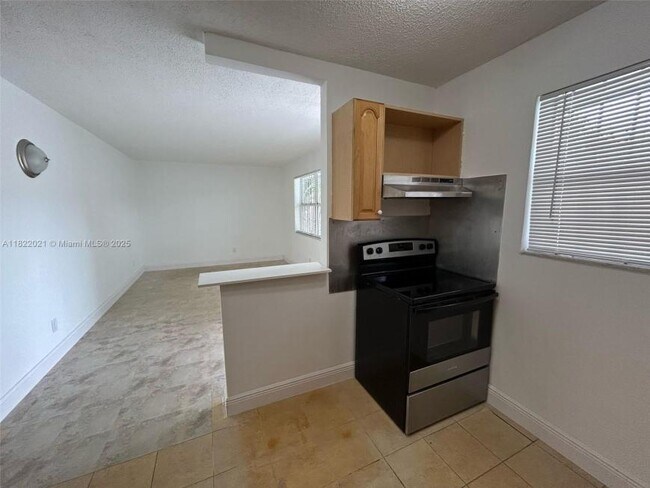 Building Photo - 1 bedroom in North Miami FL 33161