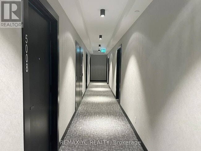 Building Photo - 88 Queen St E