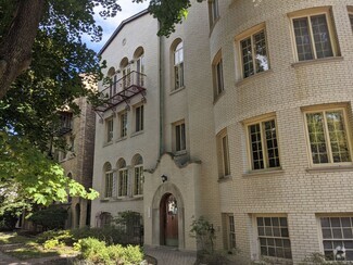 Building Photo - 7447 N Hoyne Ave