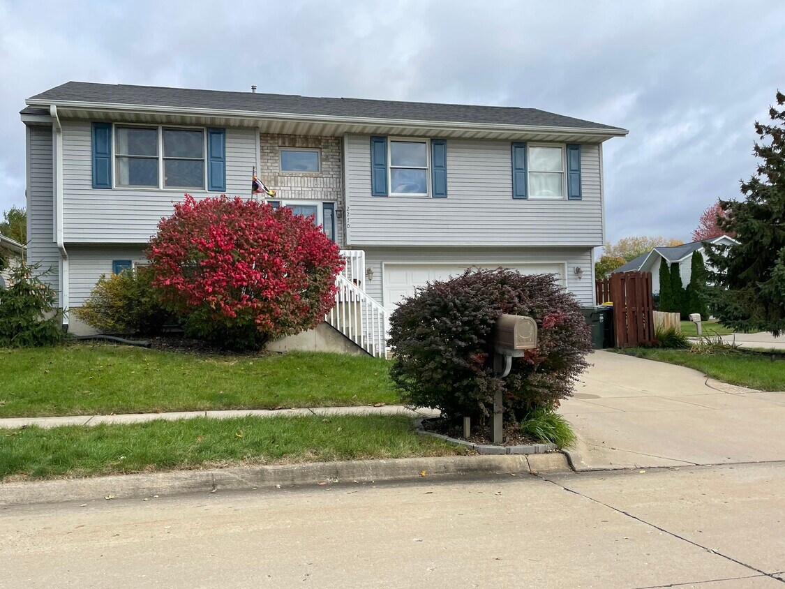 Primary Photo - 2270 Balsam Ct