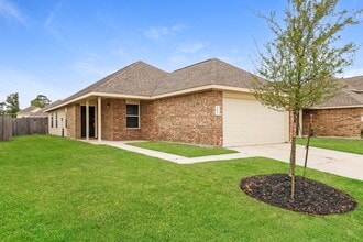 Building Photo - 8603 Hilda Oaks Dr