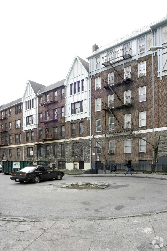 Primary Photo - 426-430 E 22nd St