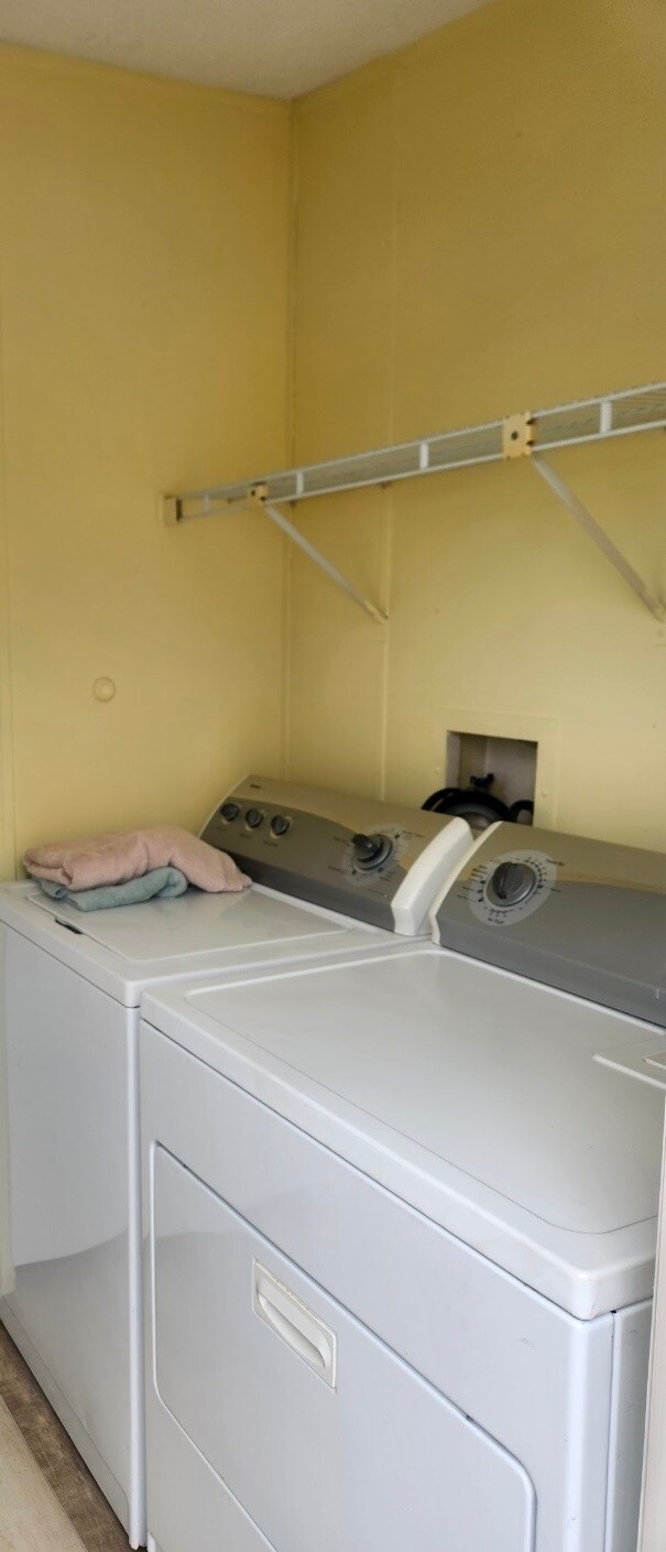 Building Photo - 10322 Andre Blvd