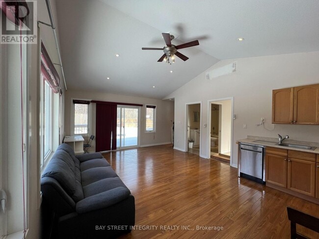 Photo du bâtiment - 1339 Pinegrove Rd