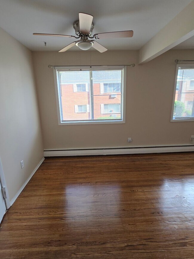 Building Photo - 154 Woodhill Dr