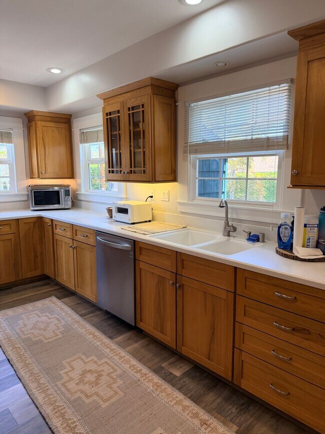 Foto del edificio - 3 Bedroom, 2 Bathroom Home in University Heights