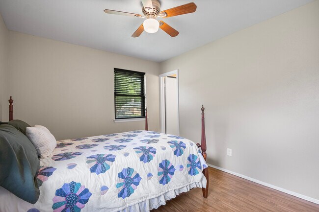 Foto del edificio - 3808 Appletree Ln