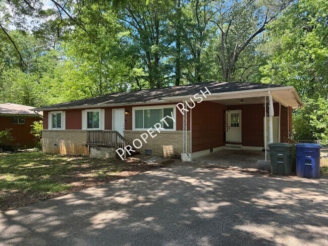 Building Photo - 801 N Parkdale Ave