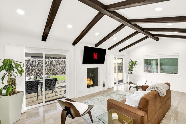 Building Photo - 7313 Cerro Negro Dr