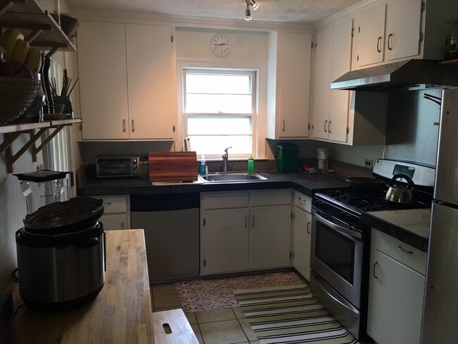 Photo - 219 Azalea Dr House