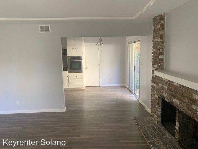 Building Photo - 557 Grandview Ct