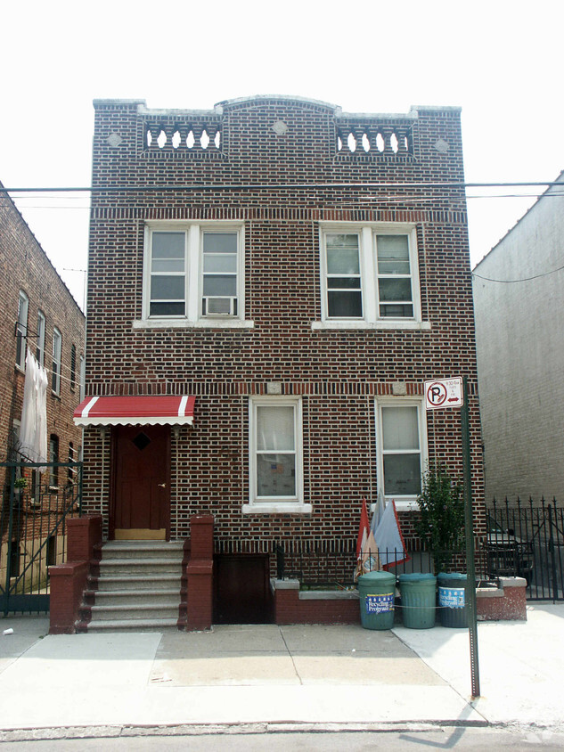Primary Photo - 2124 Blackrock Ave