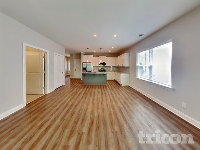 Building Photo - 571 Faye Aly