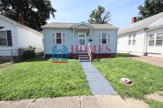 Building Photo - 1413 E Illinois St