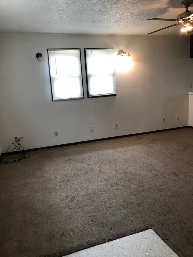 Primary Photo - 1402 S 24th St
