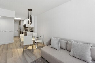 Building Photo - 100 Lincoln Rd