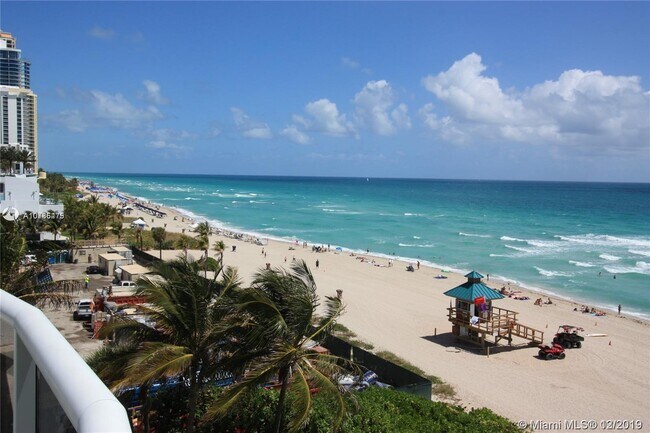 Foto del edificio - 16711 Collins Ave