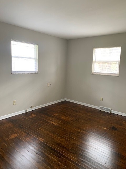 Foto del edificio - 4647 CRESTVIEW AVENUE