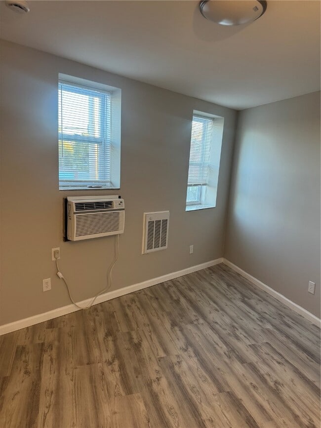 Building Photo - 3679 S Broadway