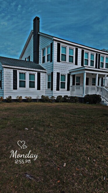 711 Marine St